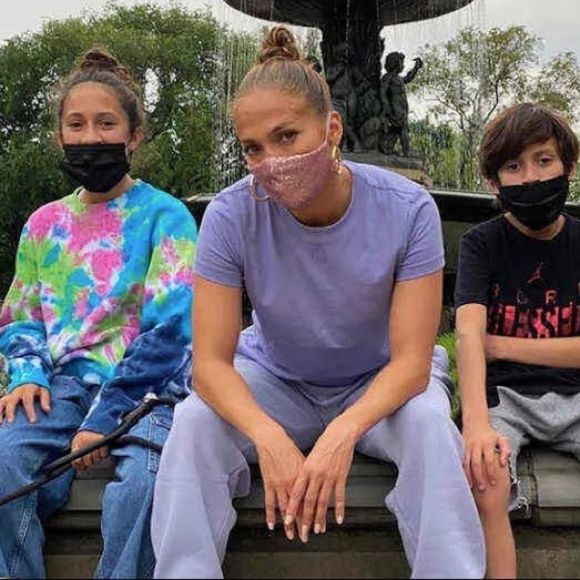 ⭐️NWT JLO Style handmade face mask - Picture 2 of 3